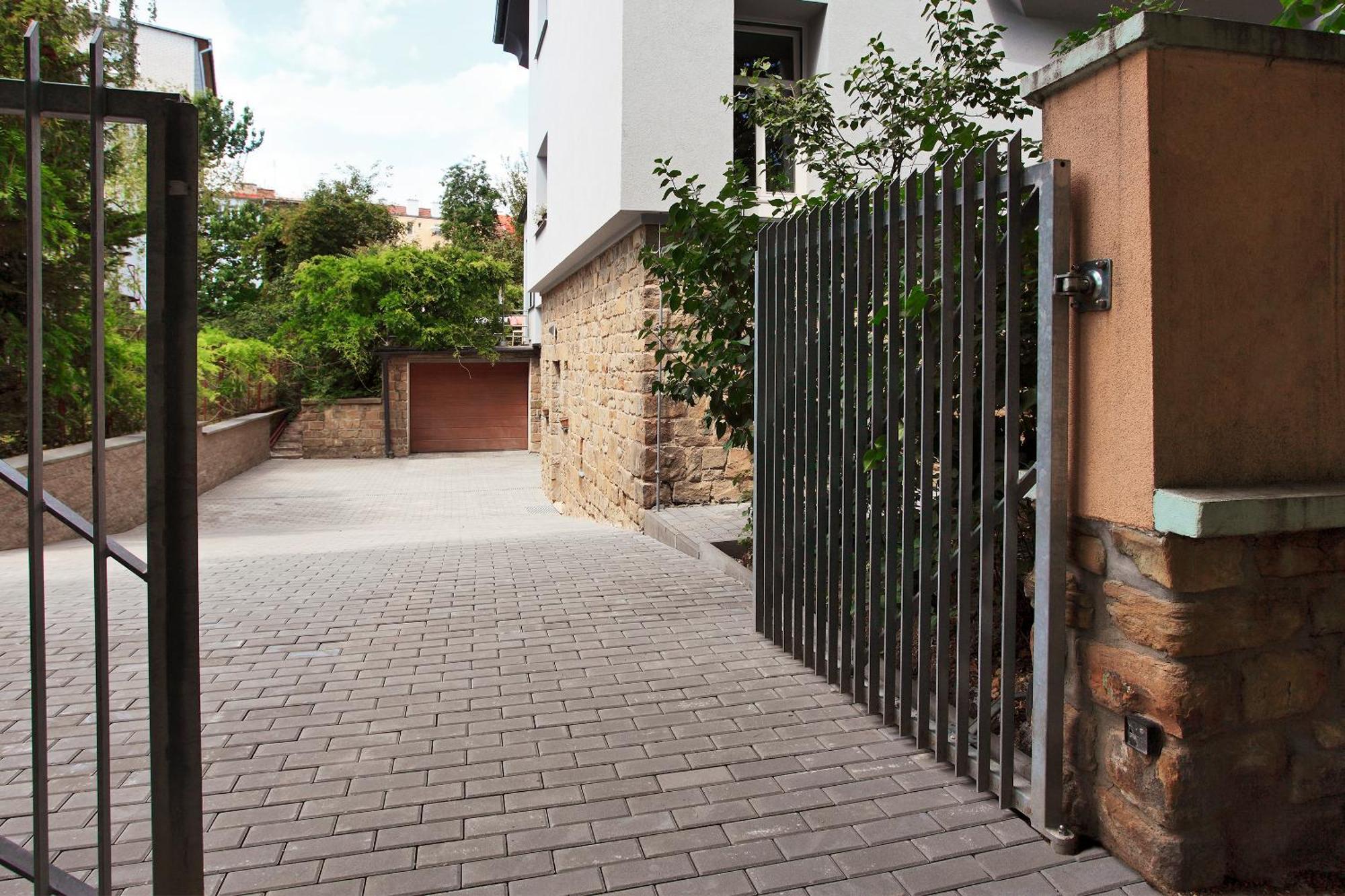 Villa Z - Apartment With Private Parking Brno Buitenkant foto